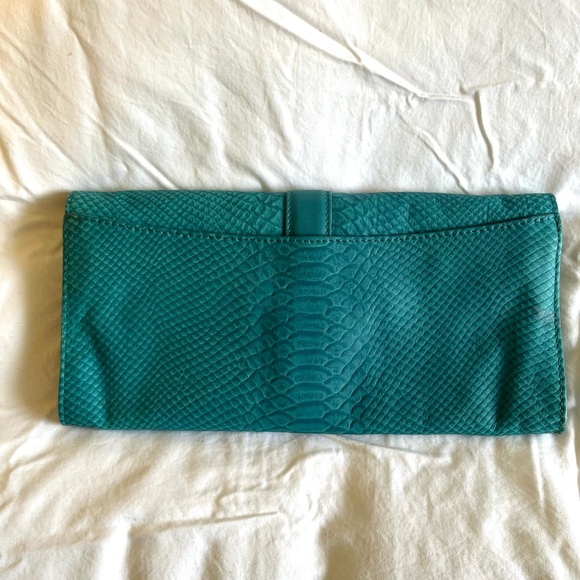 ๐๐๐๐ผCole Haan Clutch in a muted Turquoise ๐คฉ - Picture 6 of 7